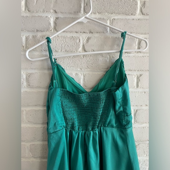 Honey Green Satin Dress, Size Medium. - Picture 9 of 9
